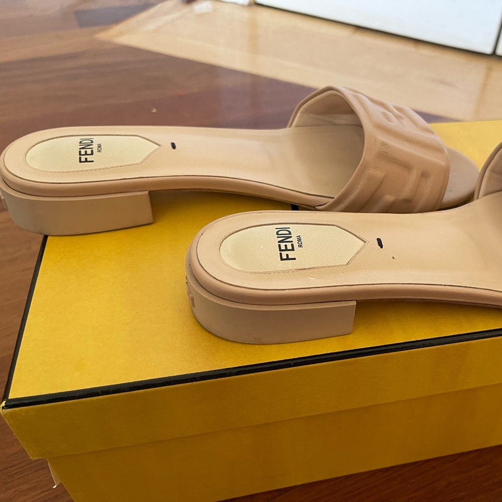 Fendi Slides - Picture 5 of 6